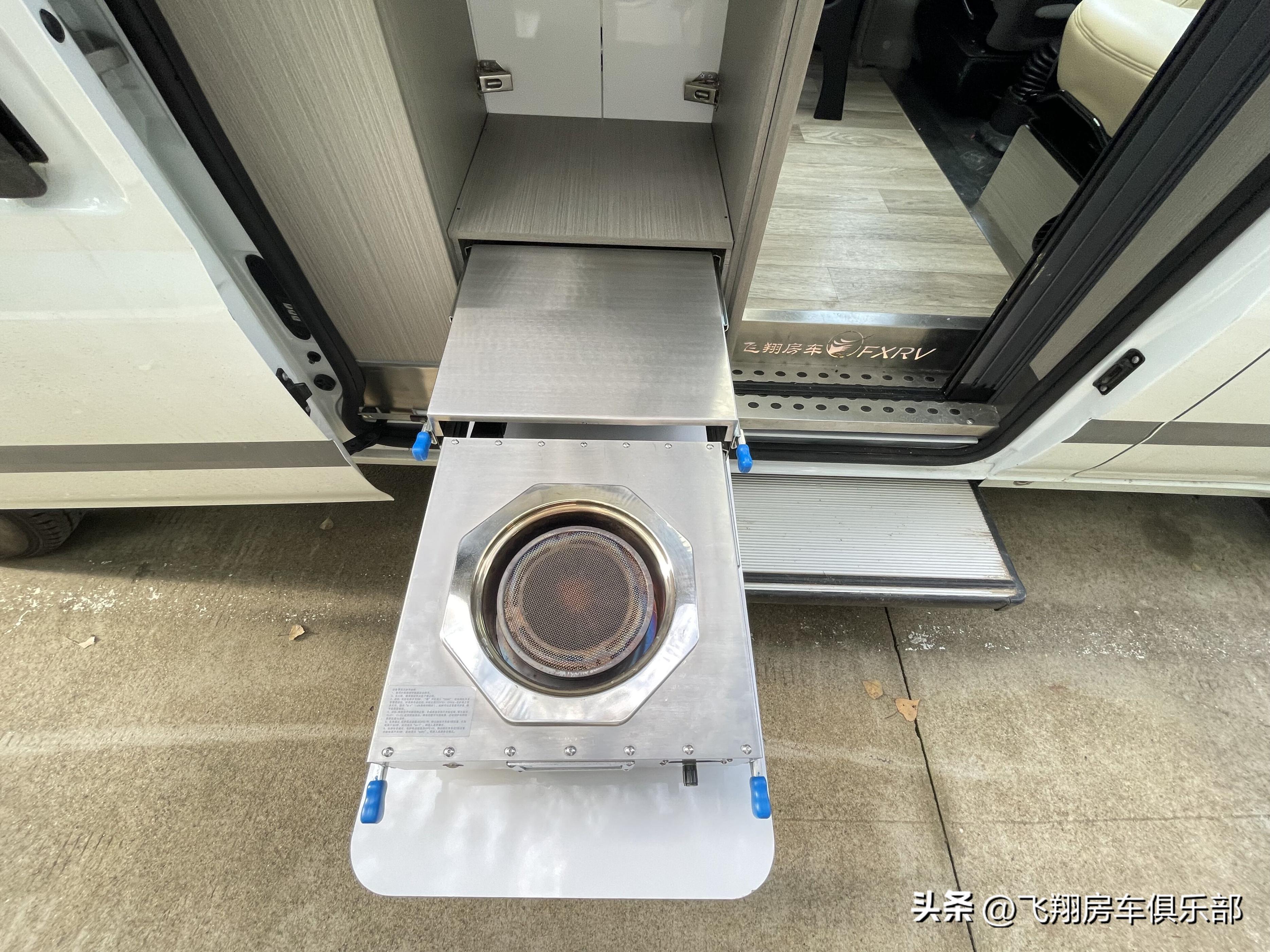 大空间房车二层别墅,福特新全顺房车6座4卧b型房车