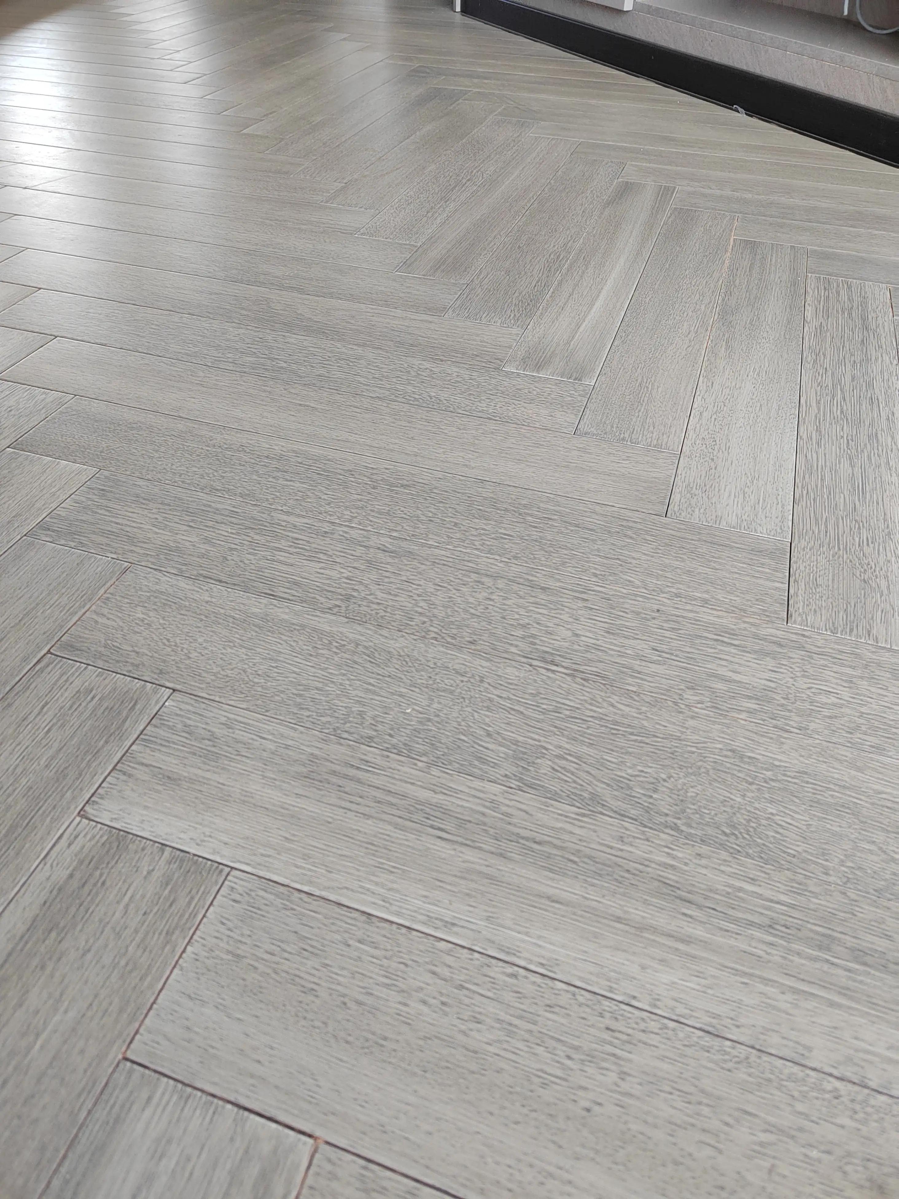 现在最流行的灰色地板,灰色系家装地板推荐