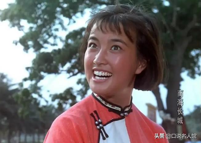 1976年，毛主席晚年看电影，10分钟不到便号啕大哭，被迫中止放映