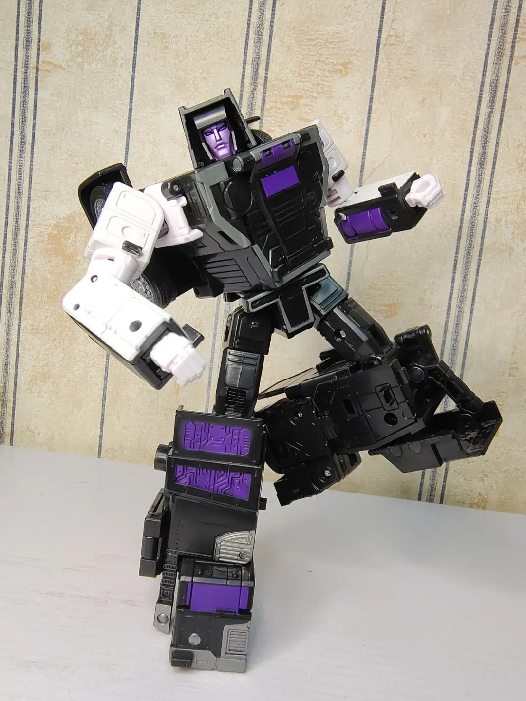 合体嘛，不寒碜——传世指挥官级汽车大师开箱测评