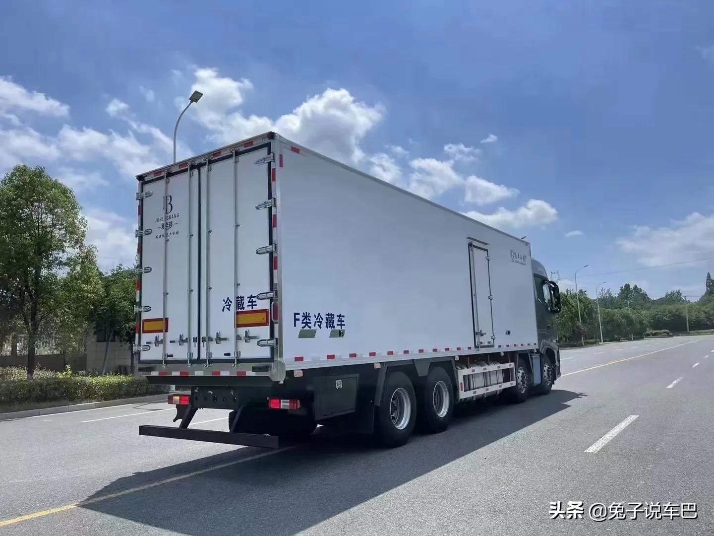 欧曼银河前四后八，9.6米四轴冷藏车，颠覆卡友认知-马力大省油