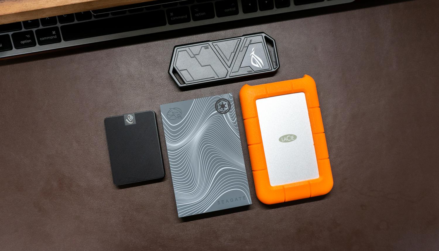 一个视频初学者的设备都有啥？2K显示器+存储工具+拓展坞+SD卡