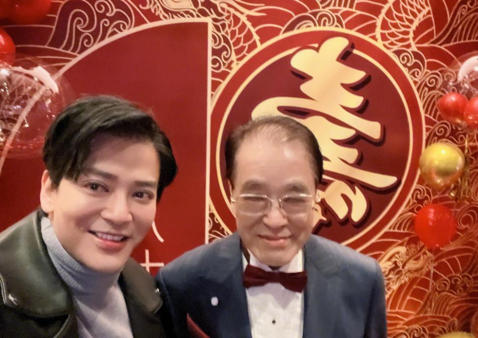 老演员整容脸变形,老年人整容前后照片