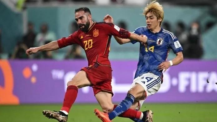 西班牙赢了德国0:0会出局吗,西班牙1比3败北