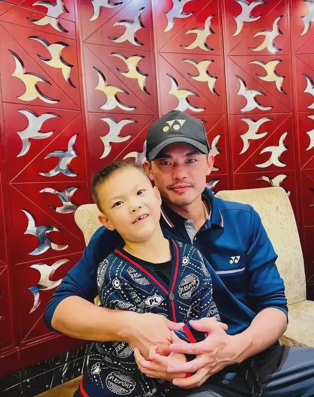 林丹生涯赚了多少钱,林丹当了多久的世界第一