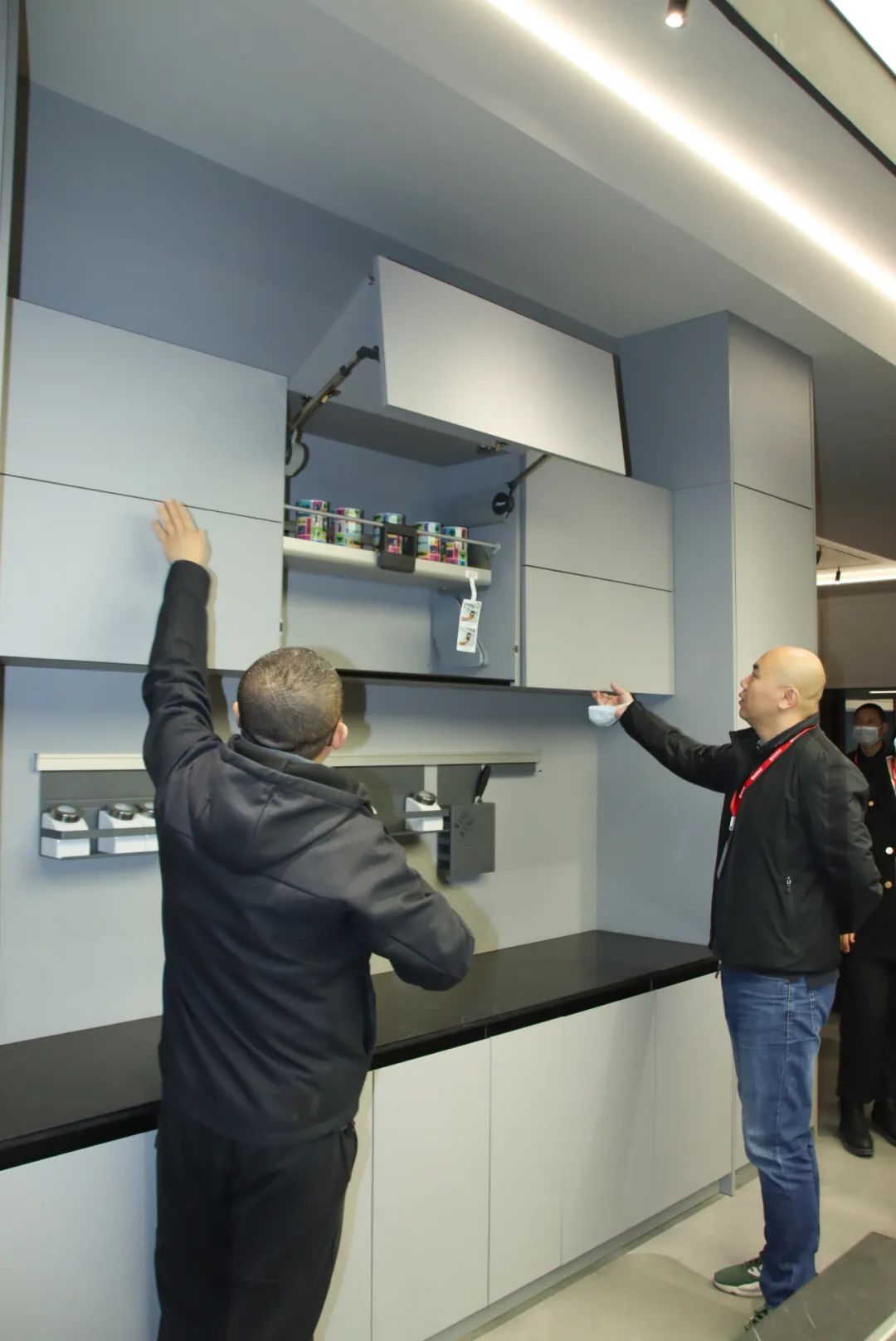 灞辫タ濂囩編姗辨煖,灞辫タ濂囩編鍘ㄦ煖绉戞妧鏈夐檺鍏徃