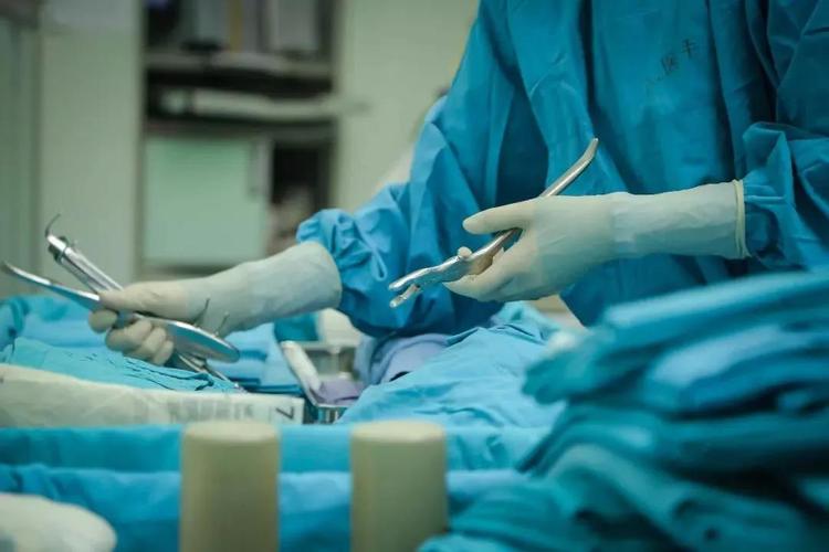 【科普】子宫内膜癌有两种类型，你了解吗？腹腔镜手术效果如何？