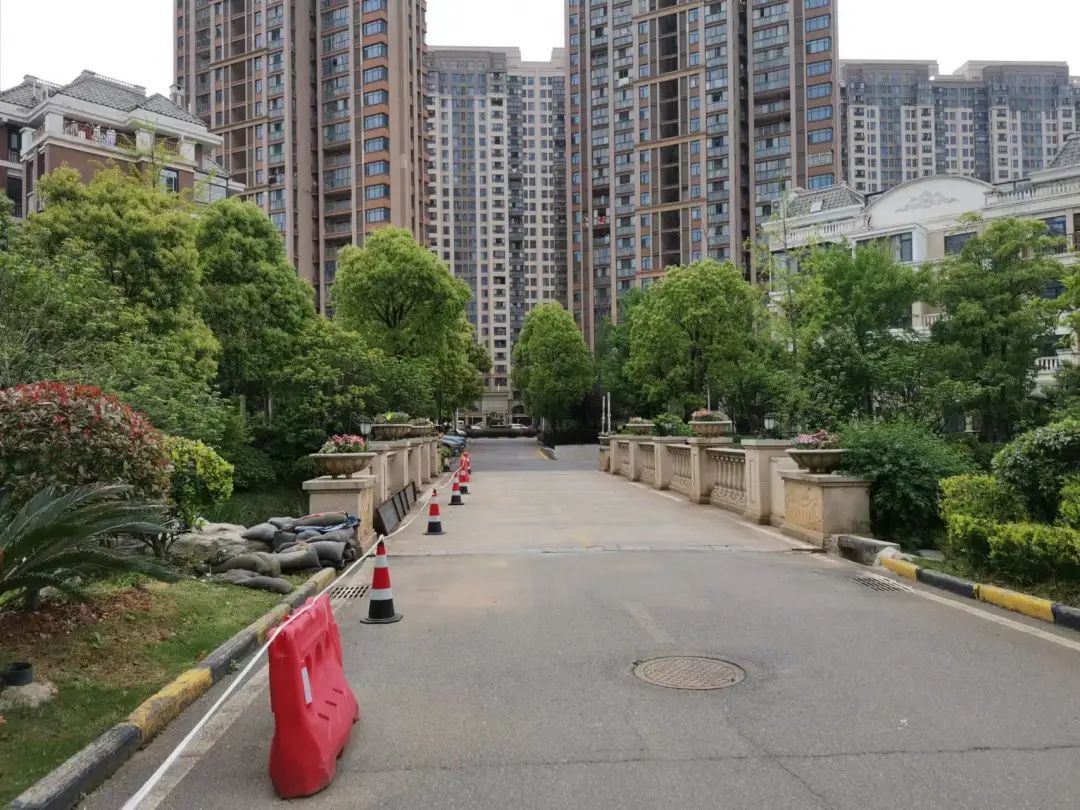 换掉物业最省事的办法,换掉物业之后小区变好了吗