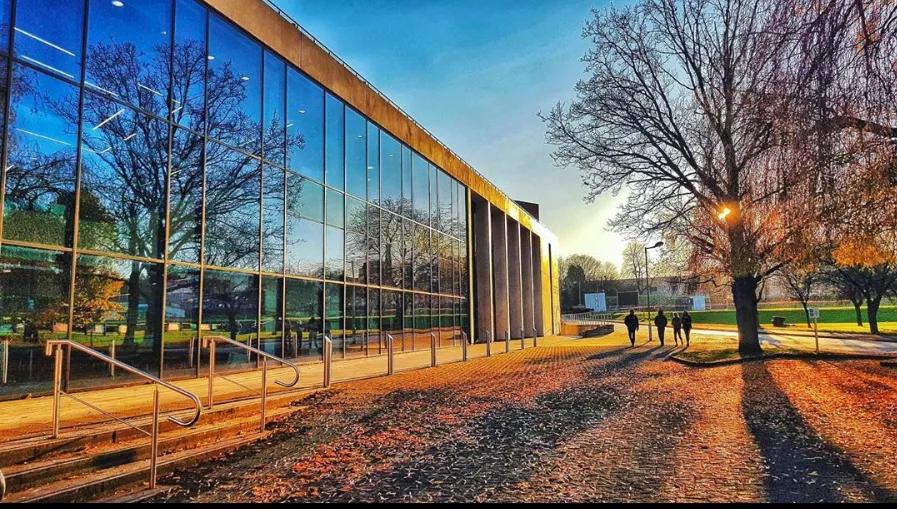 被名字耽误的两所英国大学，也是冤枉得很