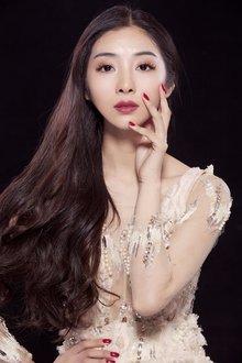 30岁女模特试管生下混血三胞胎,30岁模特妈妈生三个混血宝宝