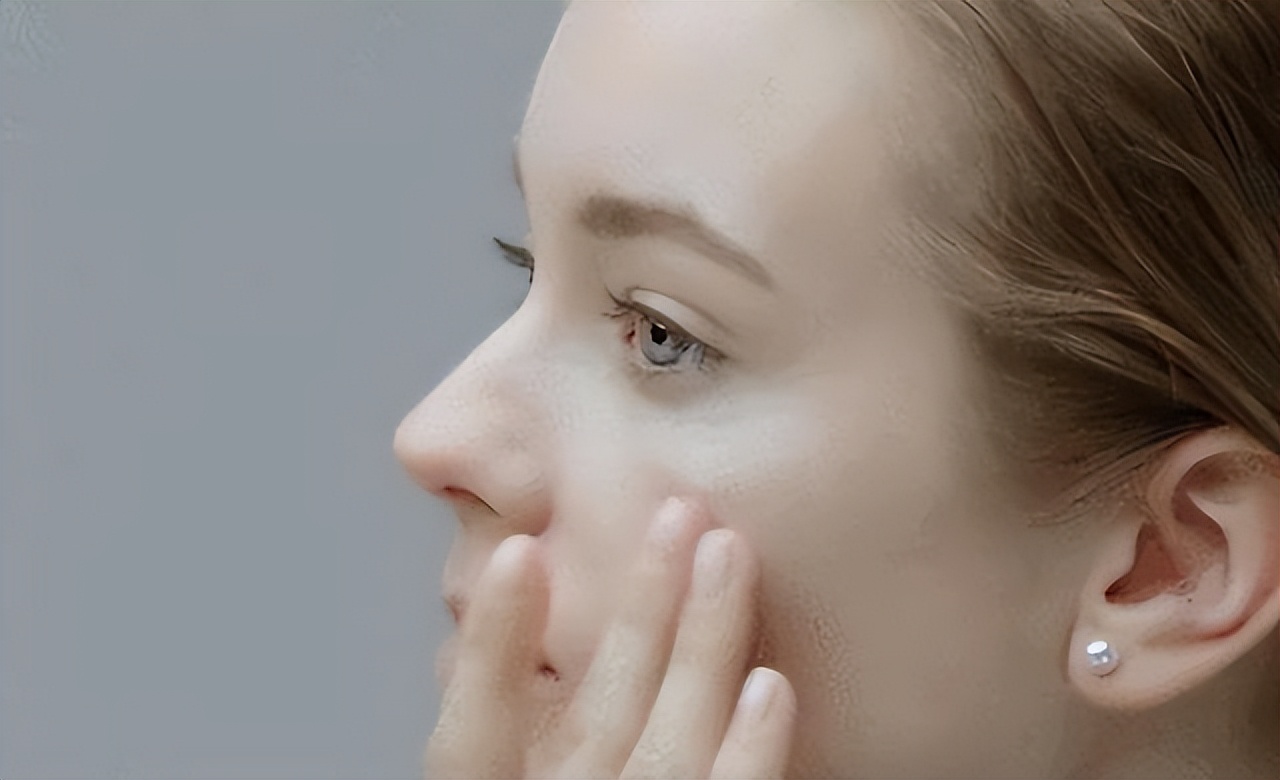 高端面霜和便宜面霜到底有什么区别？用完后才明白，真是智商税