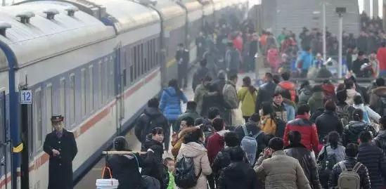 同样是新冠为什么有的人症状轻,为什么新冠和非典不一样