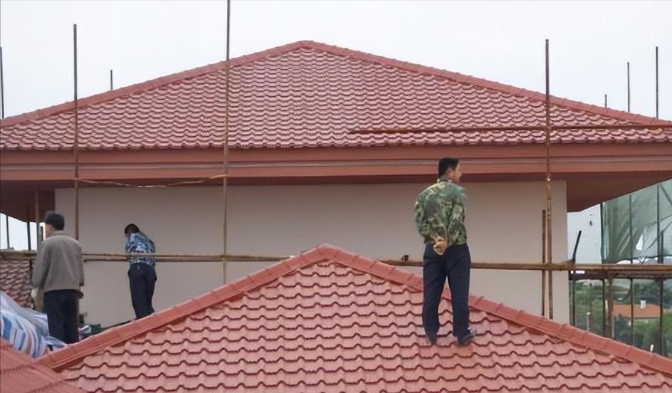 自建房加建一层房顶要不要铺水泥,旧屋顶如何改造最实惠