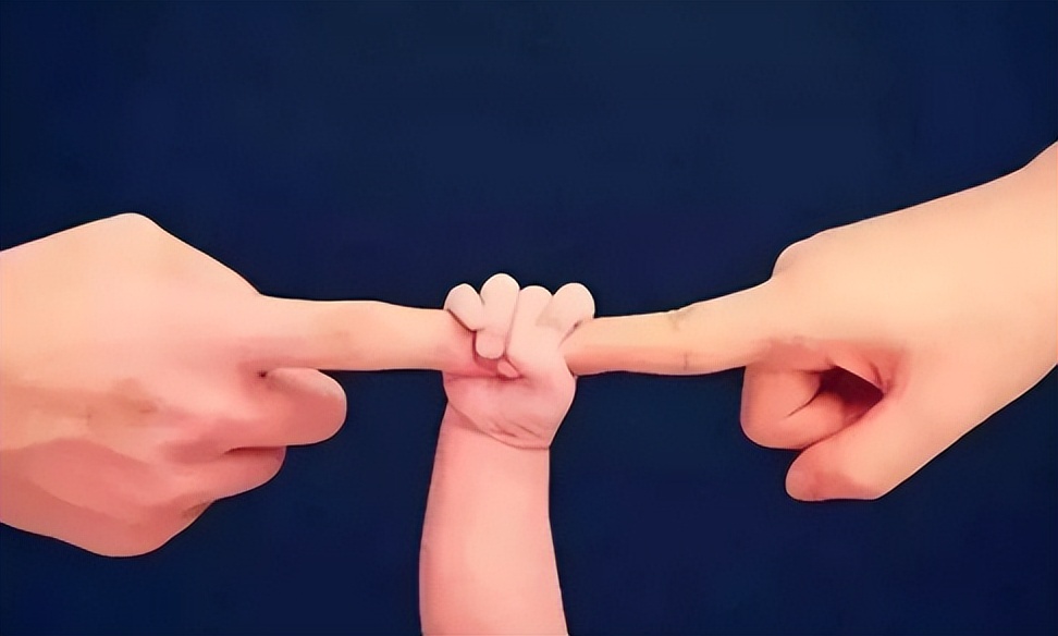 2019年，南京夫妇花95万代孕生下龙凤胎，抱回孩子后麻烦接连不断