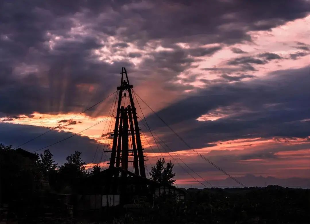 如果你要写自贡，就不要只写自贡