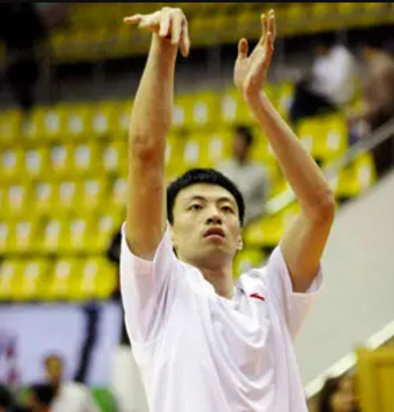 广东宏远8冠王后几年没拿冠军,8年7冠时期的广东队