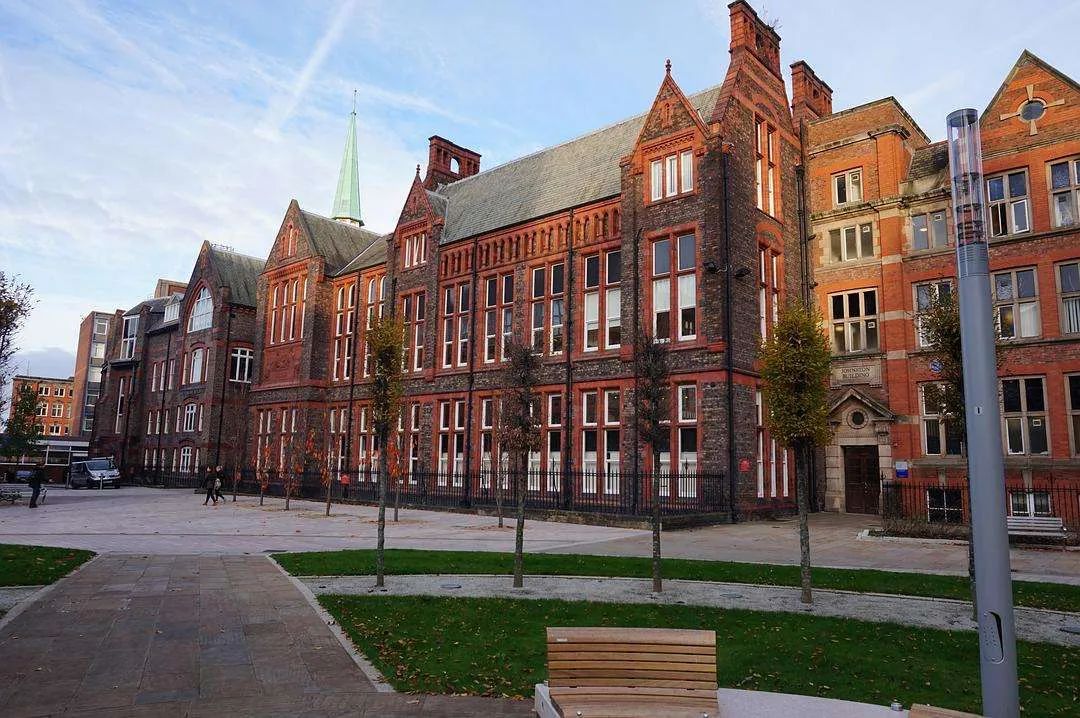 英国留学金融研究生就业去向统计,英国留学生物技术就业前景如何