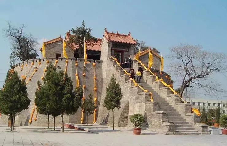 二里头夏都是宫城还是都城,二里头是夏都遗址吗