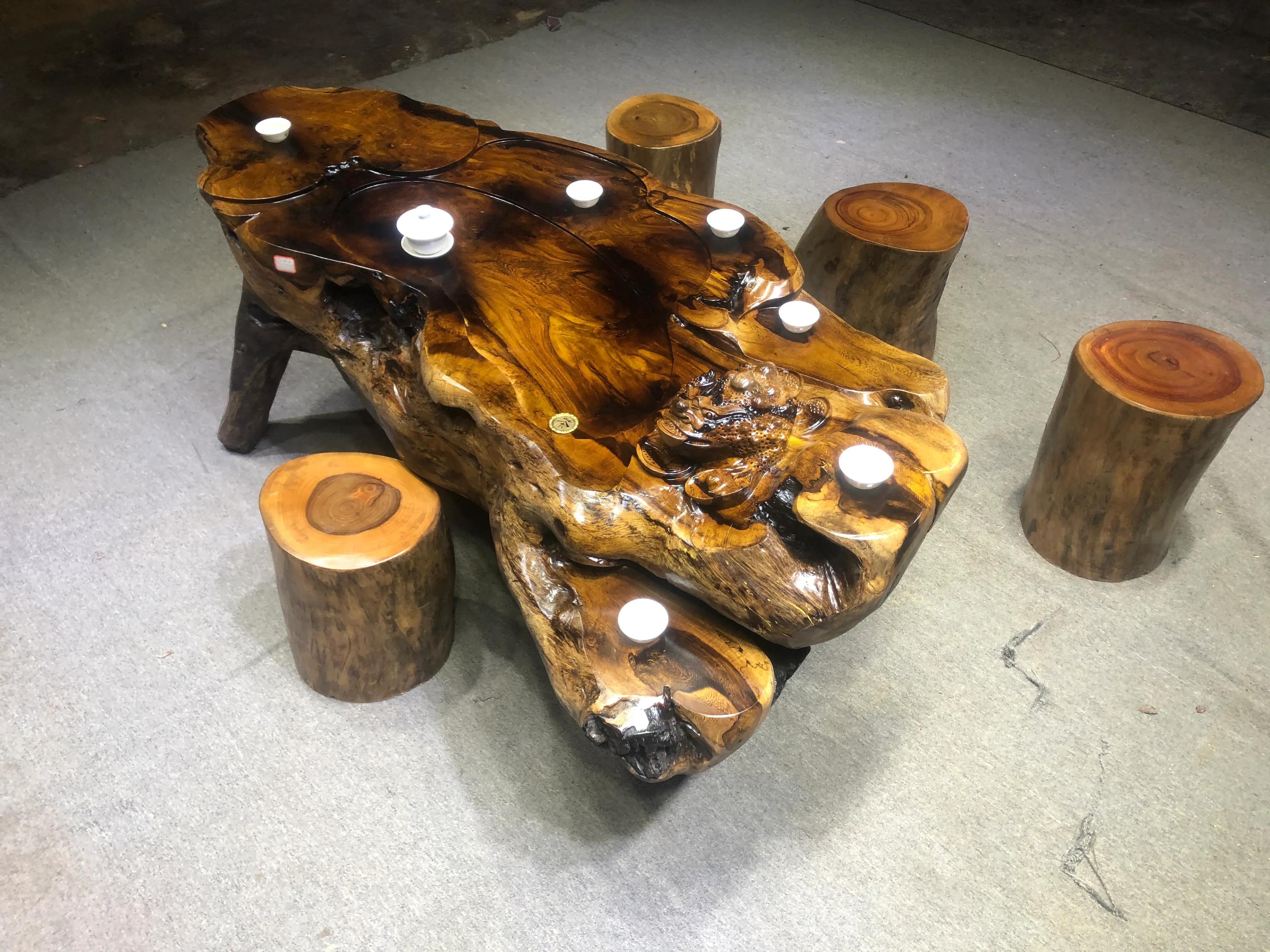 茶几雕刻金蟾,金蟾木雕茶几