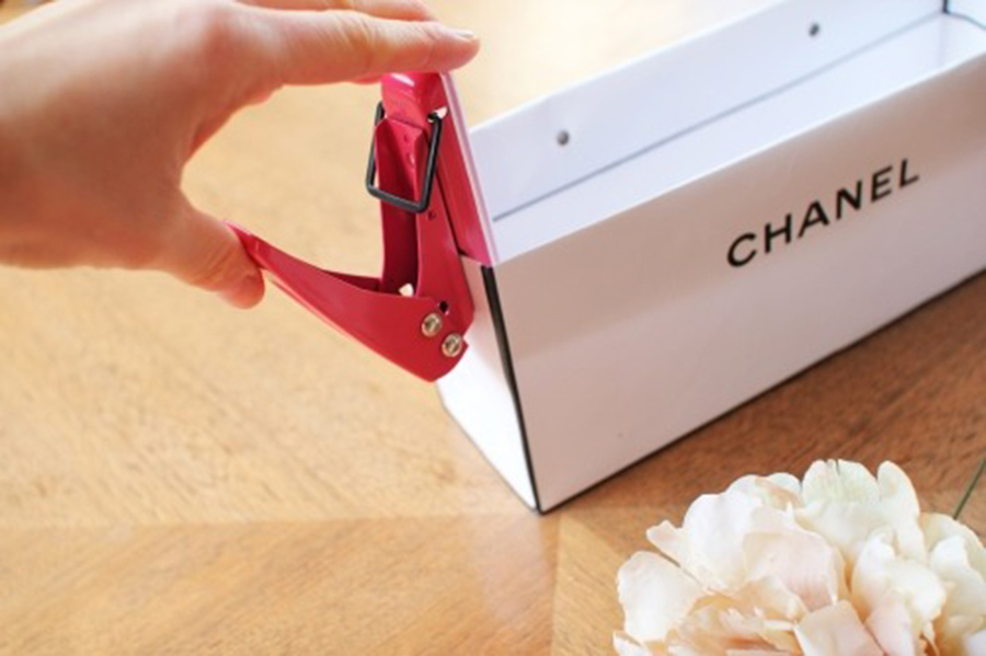 旧纸袋改造纸巾盒,废纸箱变废为宝纸巾盒图片