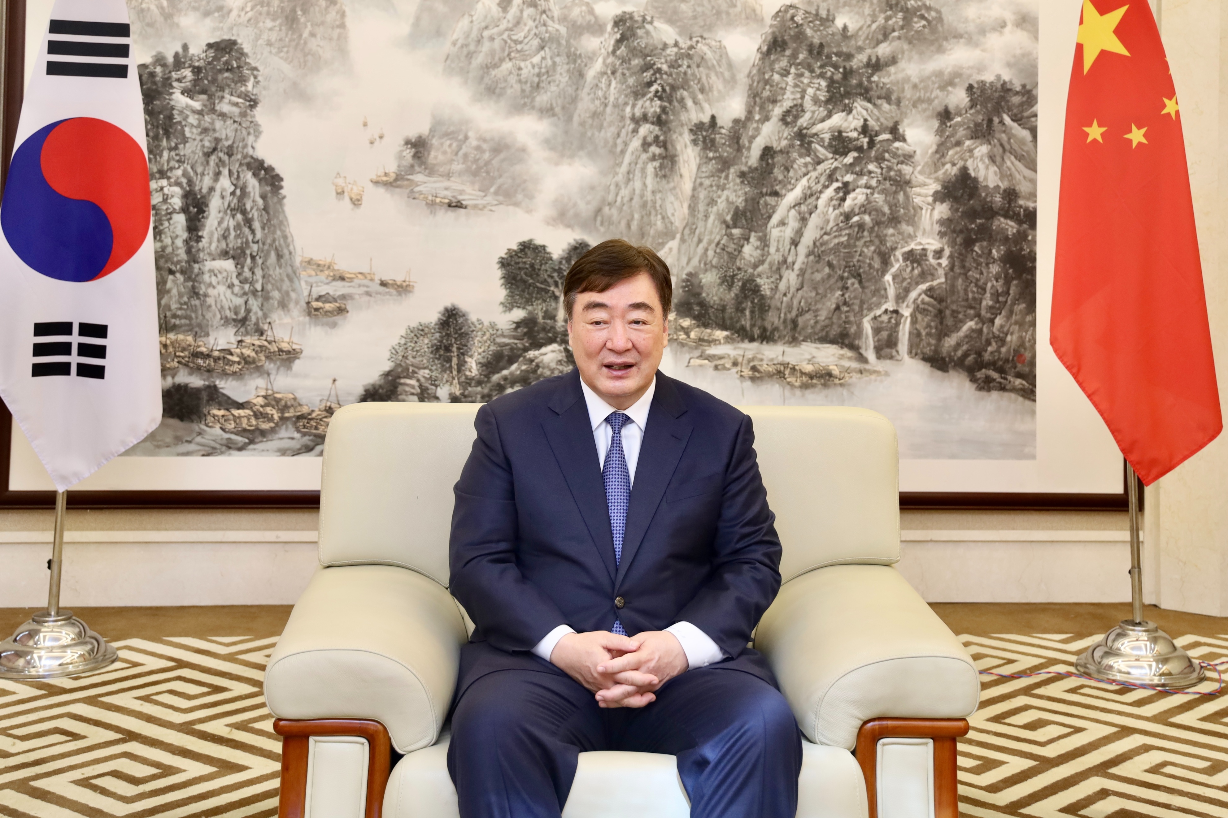 狂妄至极，韩国刚重返安理会，就公开指责我国，还拒绝我大使邀请