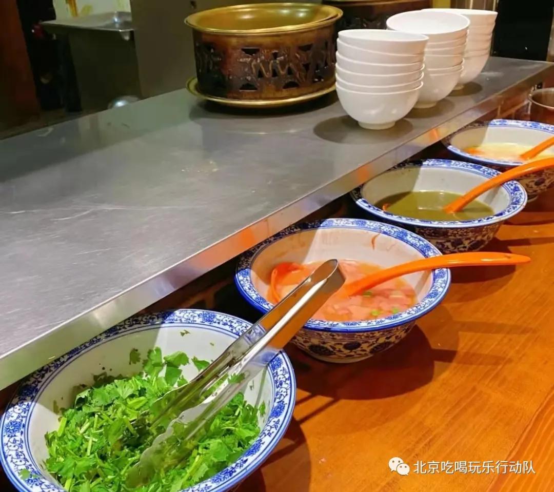 北京安贞紫霞卤煮火烧,北京人最爱的卤煮火烧你吃过吗