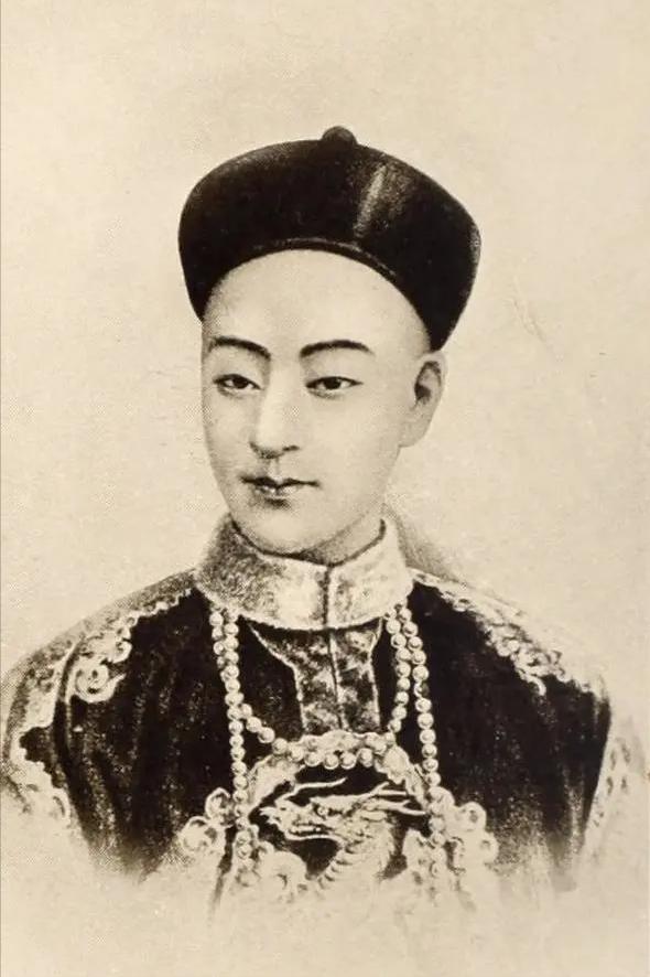 三岁半小孩入睡,三岁小孩就当了皇上