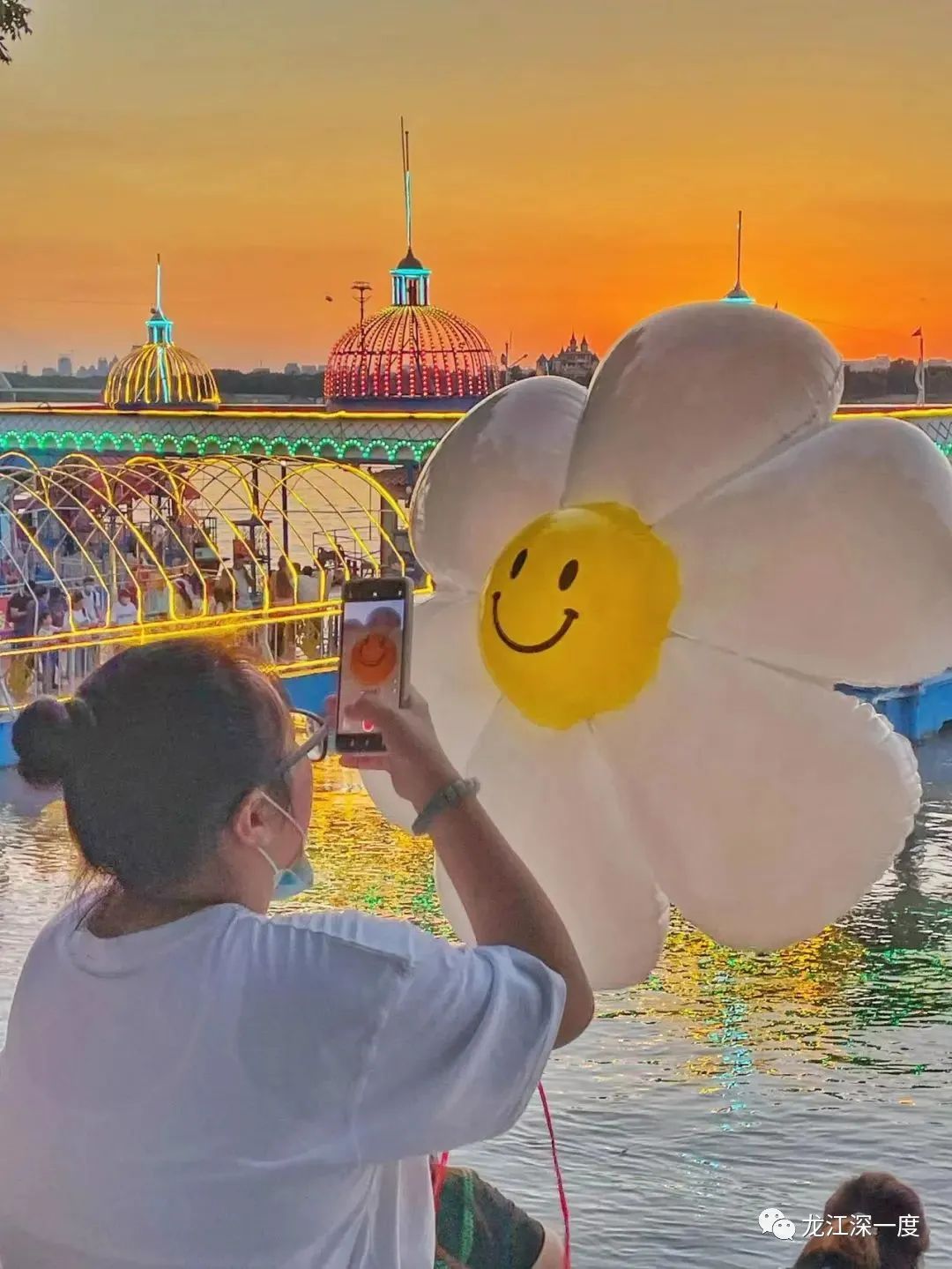 夜幕下哈尔滨美丽的松花江畔,夜幕下的哈尔滨松花江