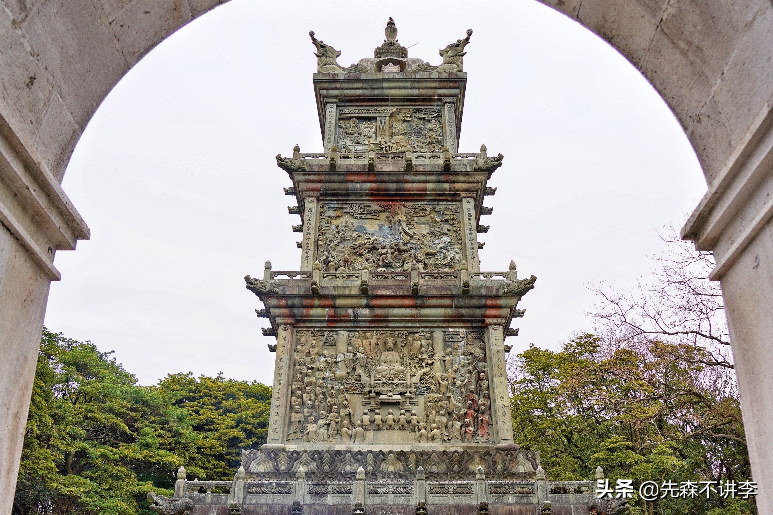 普陀山附近海岛看着像个躺着的佛,莲花岛普陀山