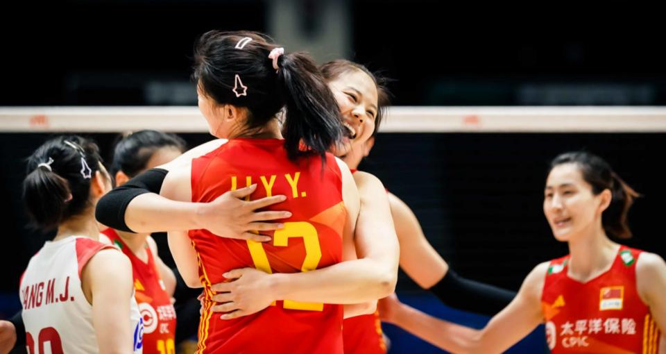 女排对阵荷兰王梦洁救球,中国女排3比0阿根廷女排王梦洁