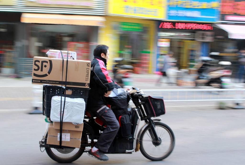 2016年顺丰小哥被打处理结果,顺丰小哥被打王卫出面后续