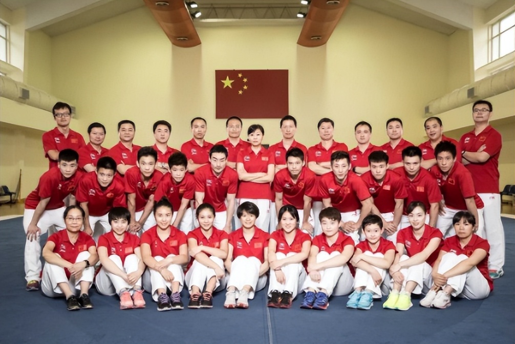 周继红奥运冠军视频,周继红第一届跳水冠军