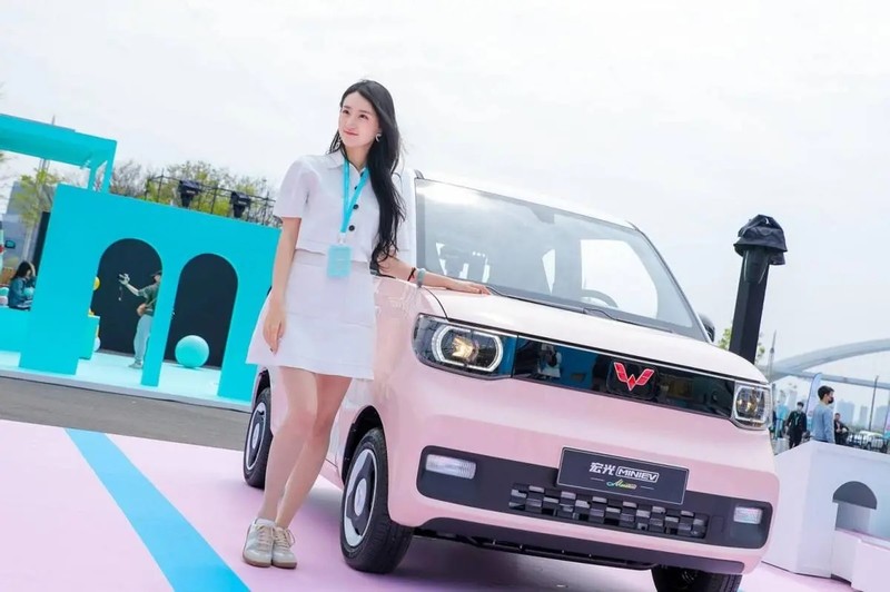 降价3000元宏光miniev价格调整,几千块钱宏光miniev二手车