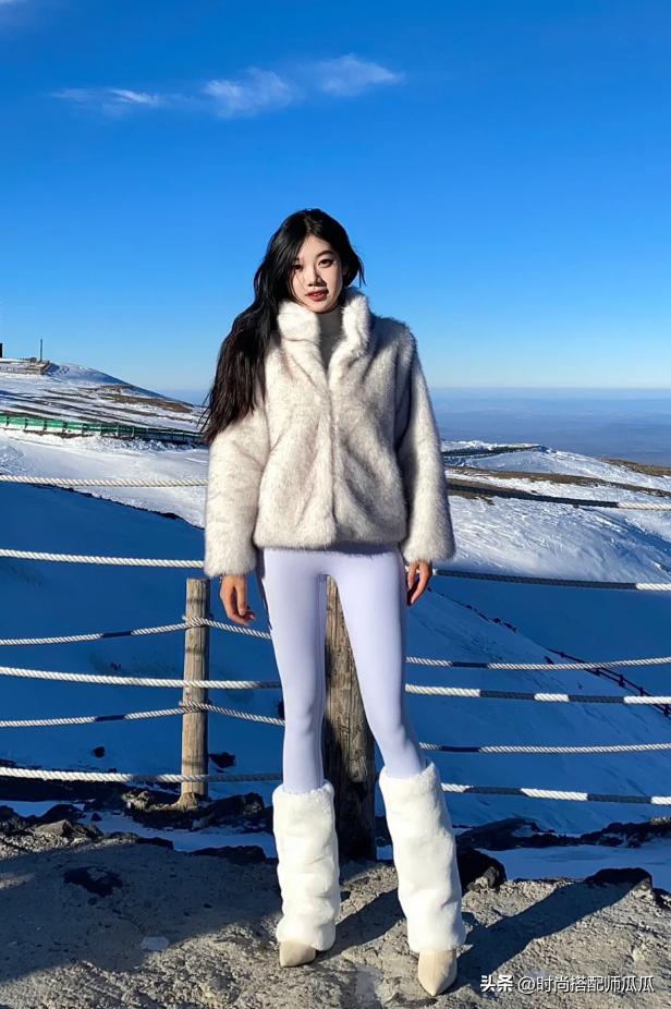 女人不管多懒，穿打*裤底**也别配运动鞋！瞧潮人这样穿，多时髦高级