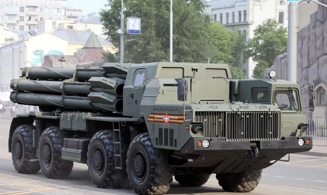 俄军精确打击乌克兰火箭炮,m270火箭炮vs龙卷风