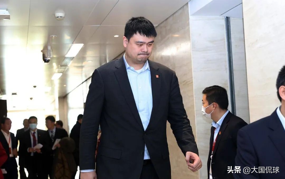 姚明回应周琦夺冠视频,姚明受访周琦正式无缘本赛季的cba