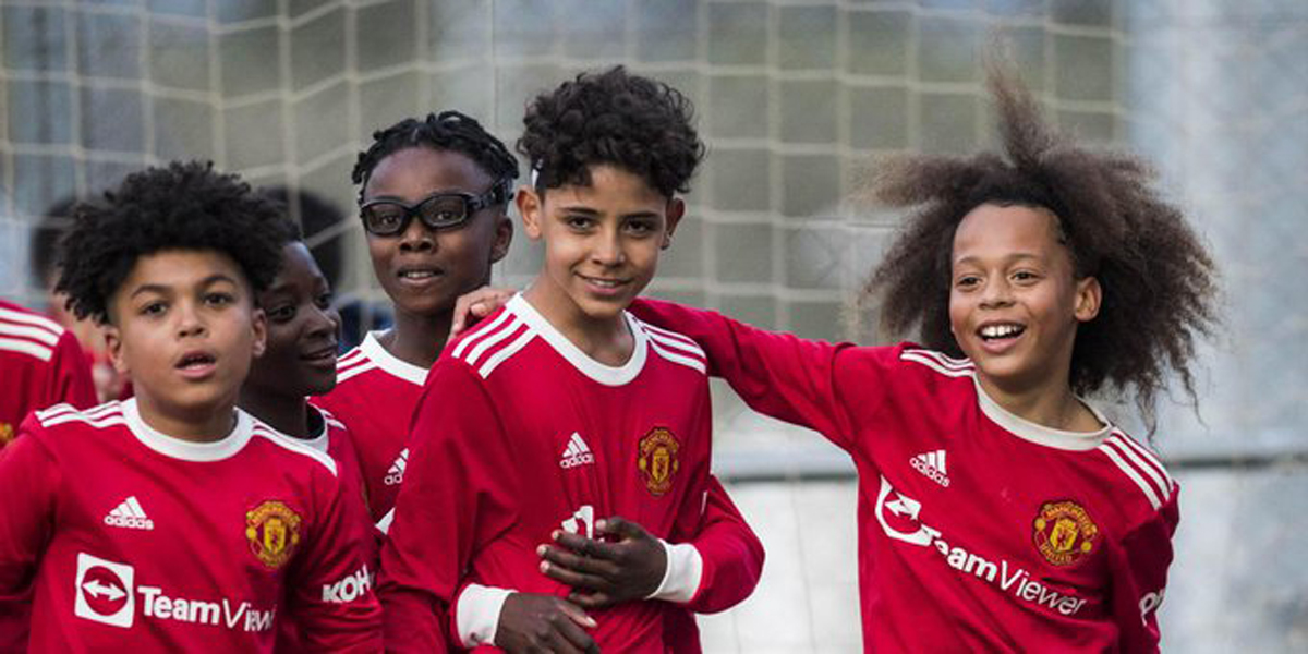 小小罗曼联首秀34分钟中文解说,迷你罗进球致敬乔安娜