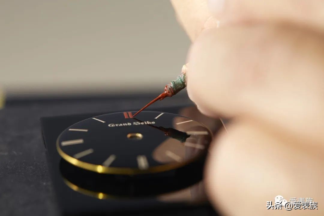 冠蓝狮发布两款高振频gmt腕表,grandseiko冠蓝狮新款