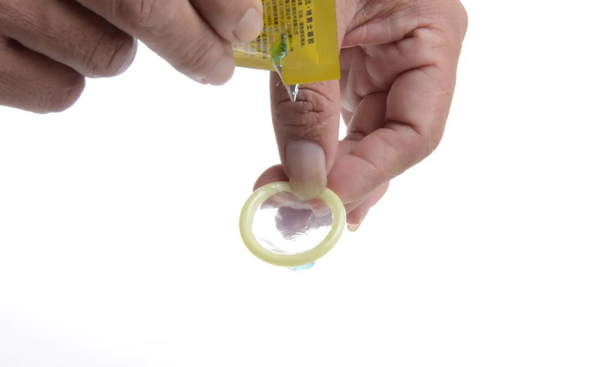 “避孕套”热度日趋低迷，背后原因，值得深思