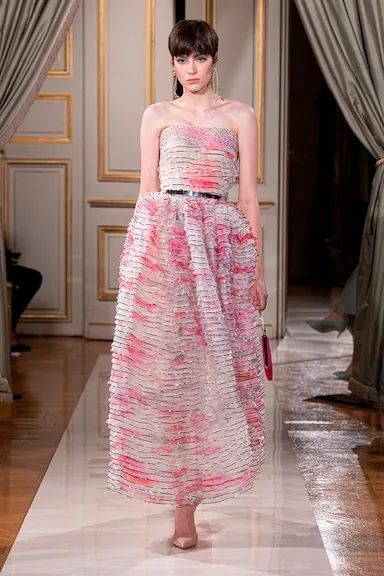 2023年明星穿过的高定,又大又繁琐的高定系列