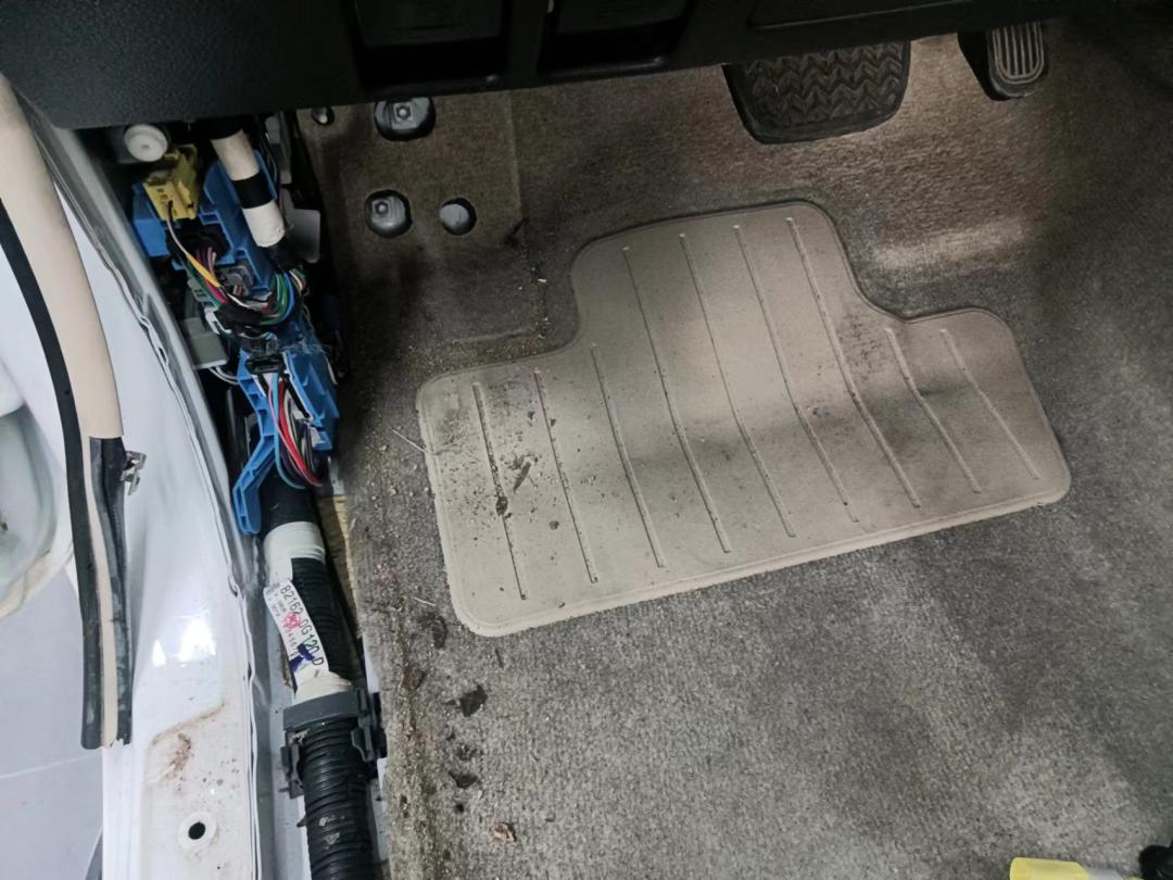 老旧丰田霸道修复,04年丰田霸道翻新改造全过程