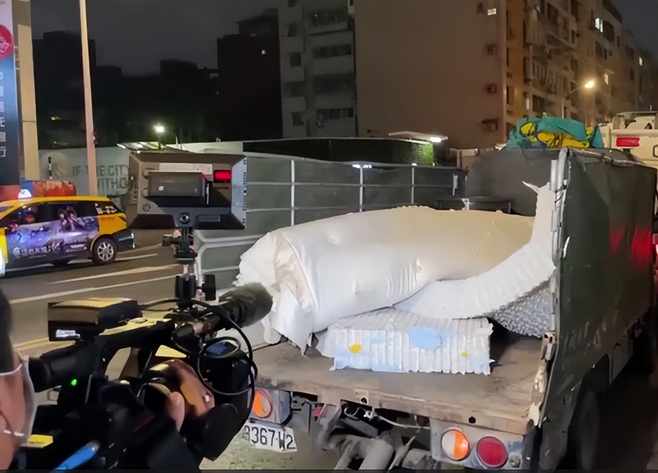 大s上节目哭的那段,大s爬上楼梯