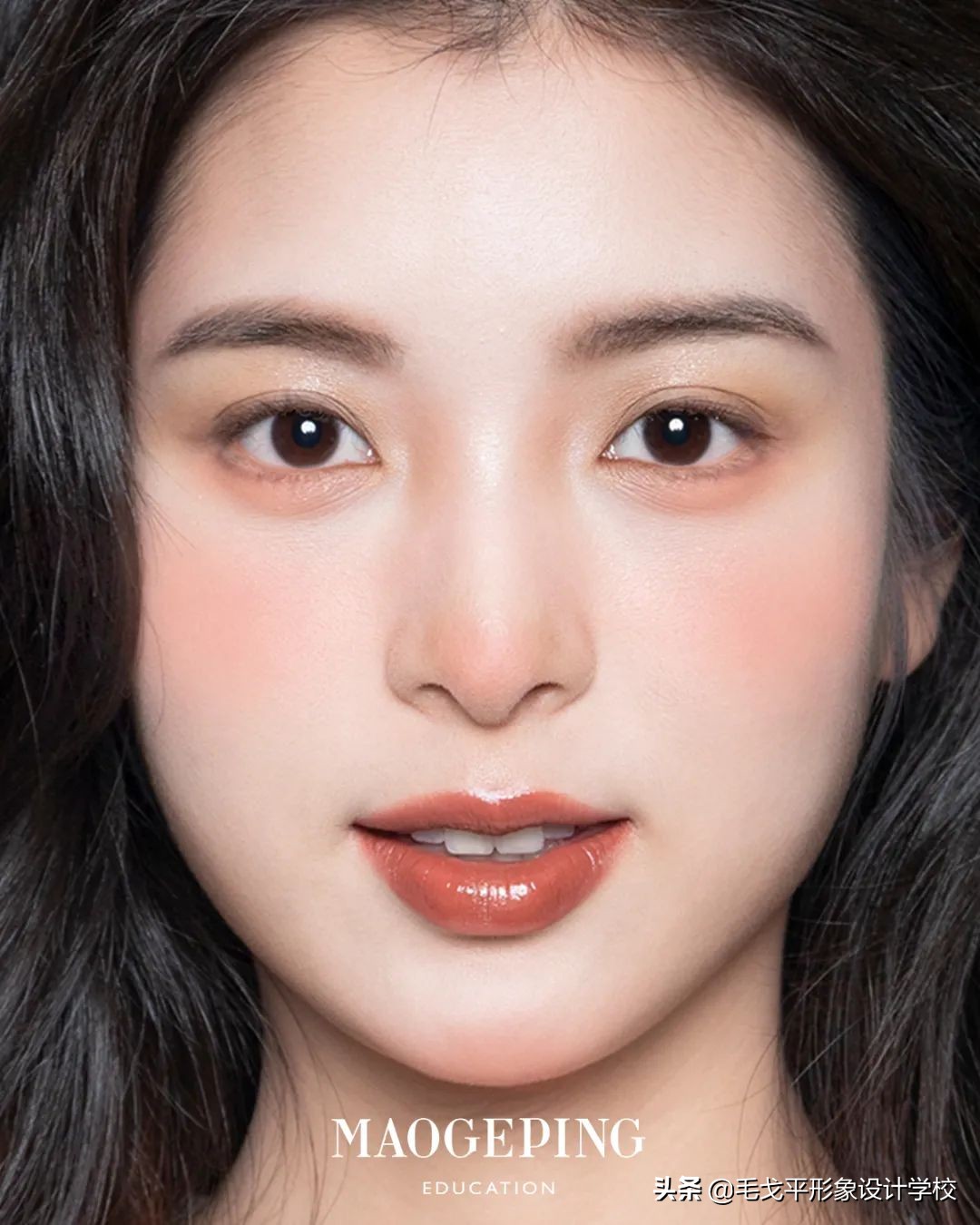 适合新手的腮红推荐教程,新手必学的四种腮红修容