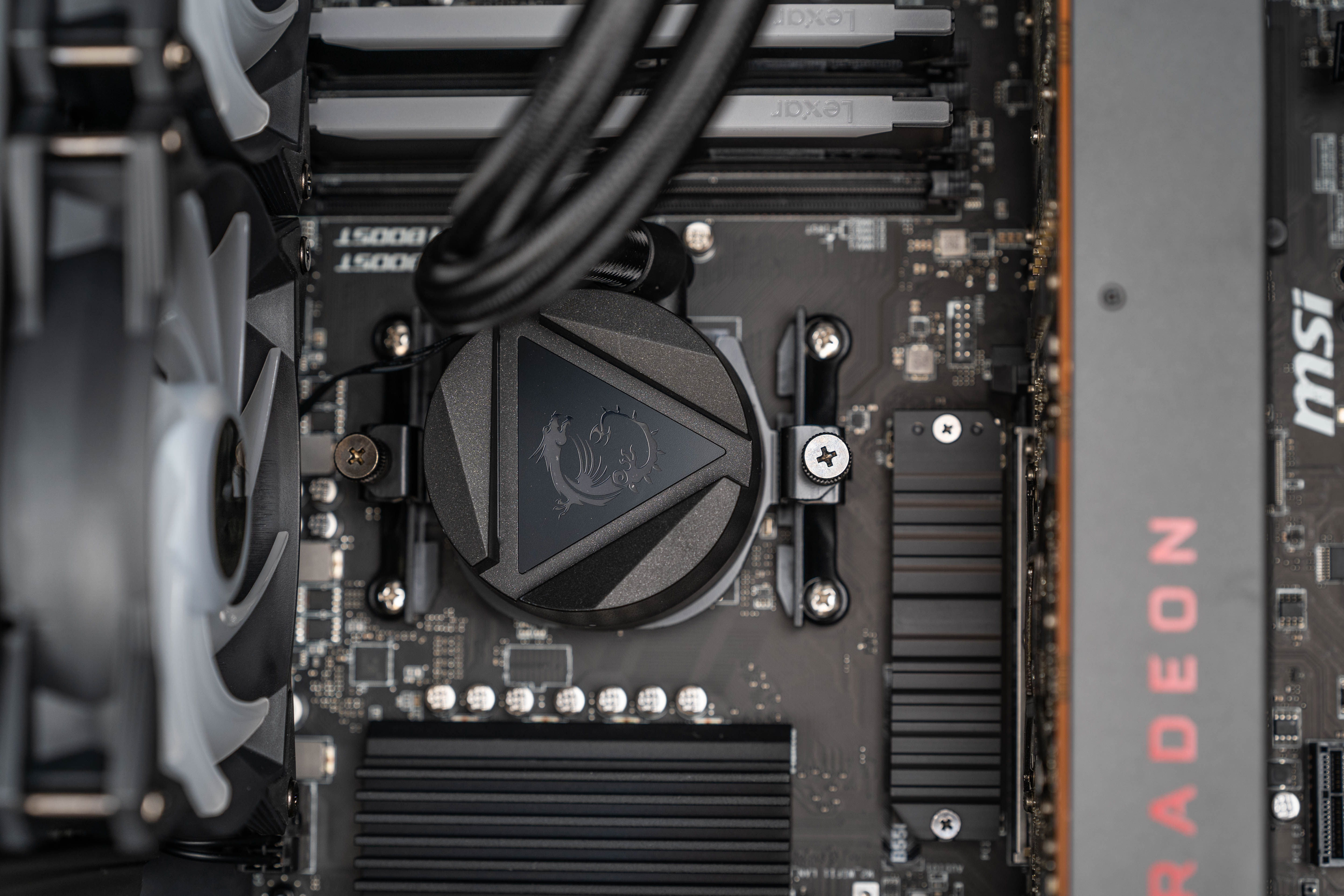 选对的不选贵的投其所好,amd最好看的主机