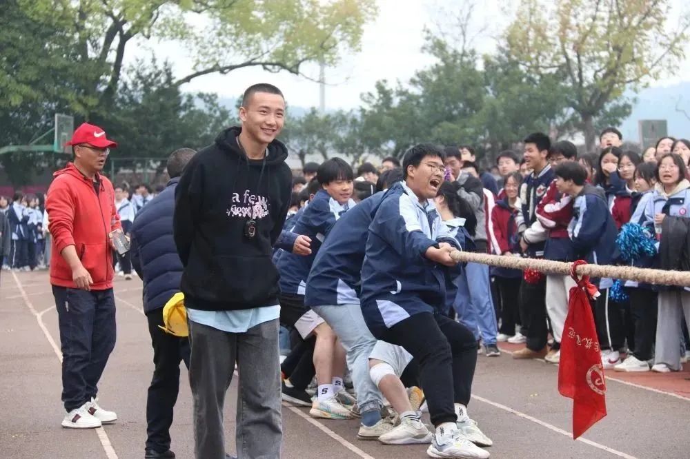 李中学子多矫健运动场上展英姿—李渡中学第四十届田径运动会纪实