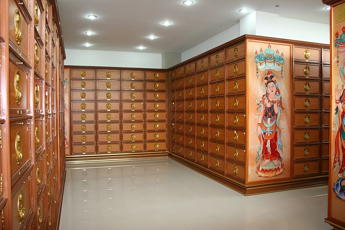 墓地76万,70万一平的墓地