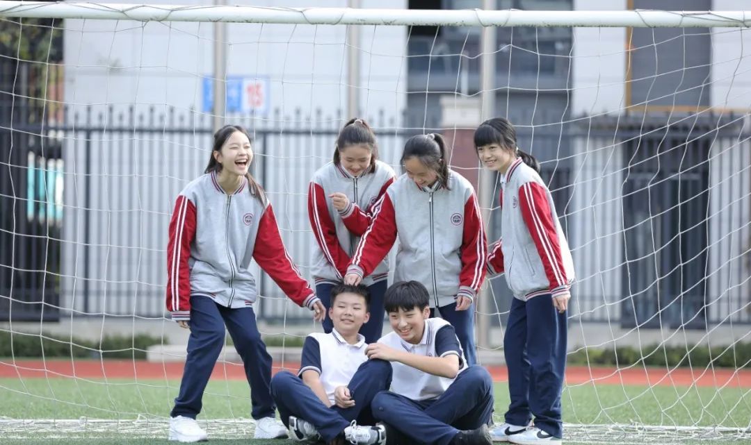 成都这所学校师资曝光,五朵私花、东辰等占半壁江山!剑指四七九