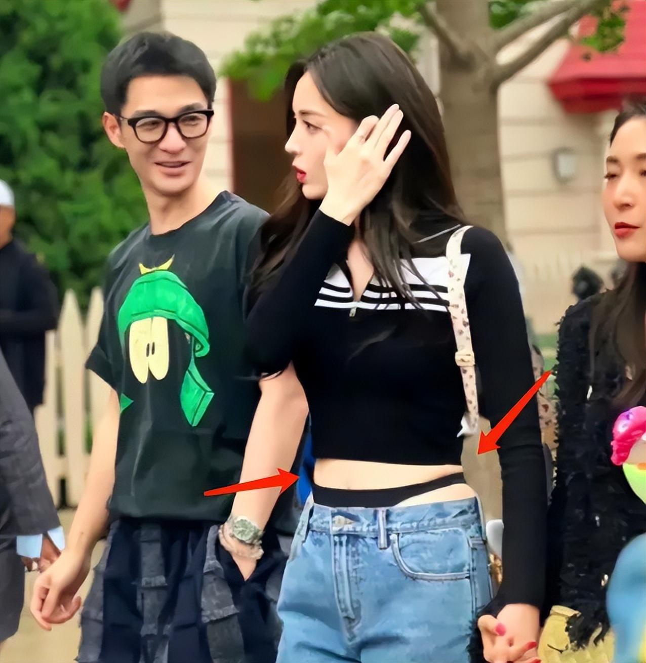 娜扎牛仔裤引争议,娜扎黑色破洞裤