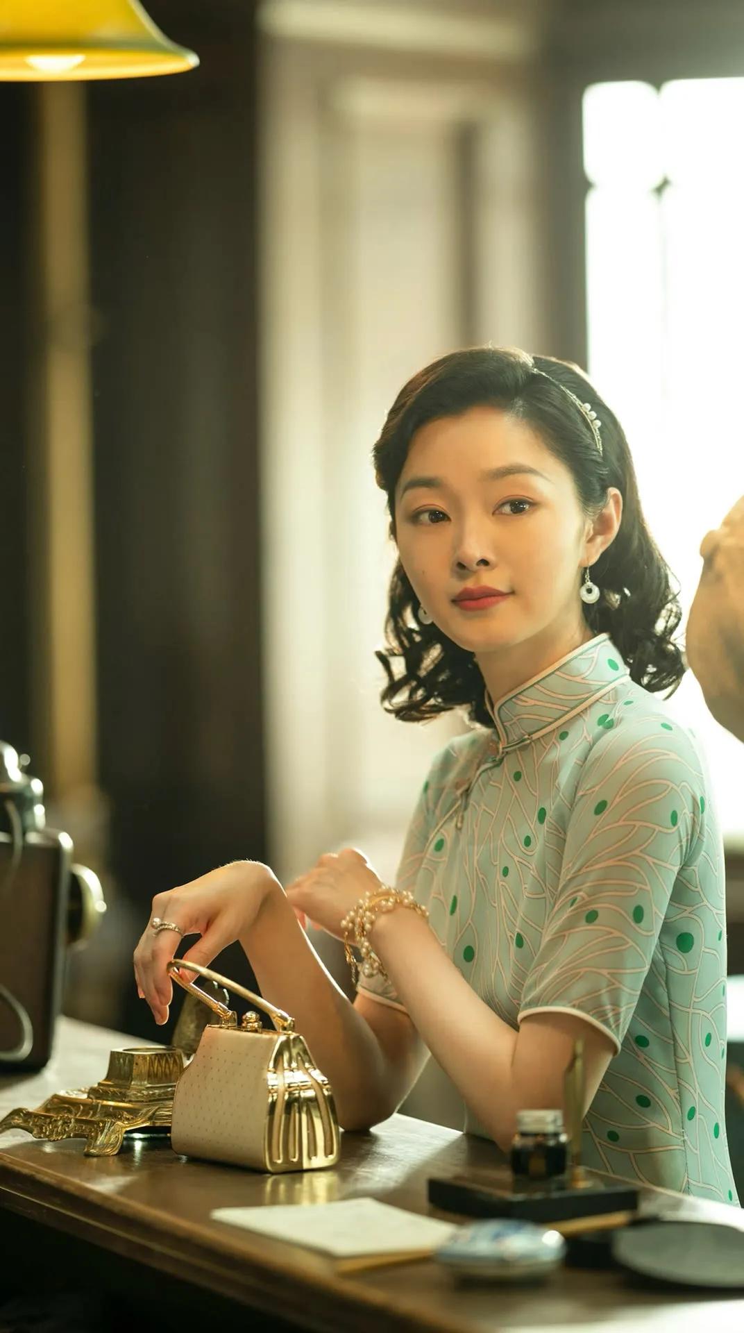 明星旗袍惊艳粉丝，杨幂性感，刘亦菲绝美，最后一人让人眼前一亮