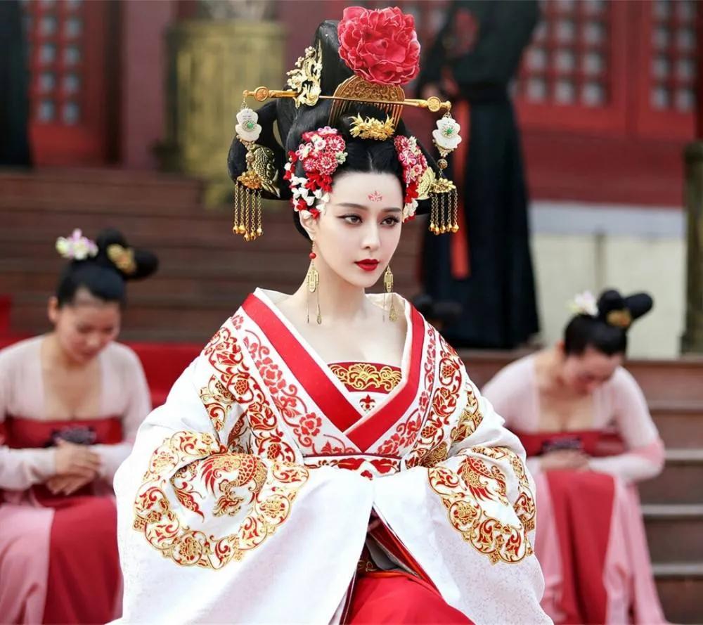 王皇后鞭打武媚娘,武则天对王皇后有多狠